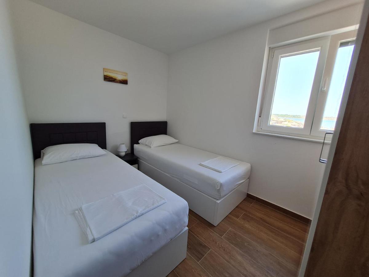 Apartmani Adria Нин Екстериор снимка