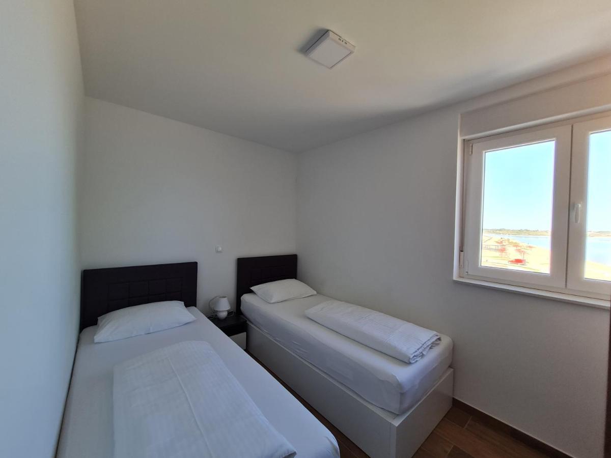 Apartmani Adria Нин Екстериор снимка