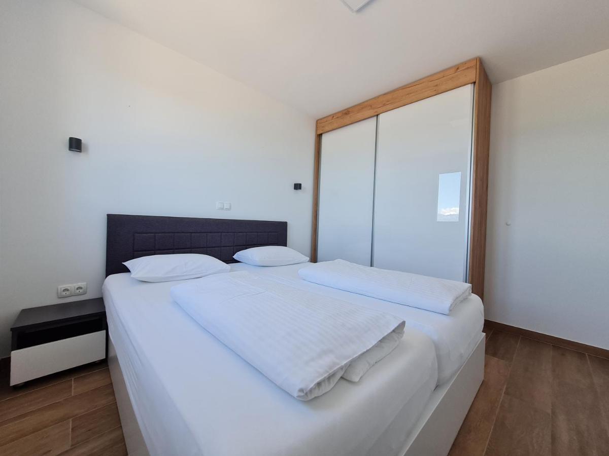Apartmani Adria Нин Екстериор снимка
