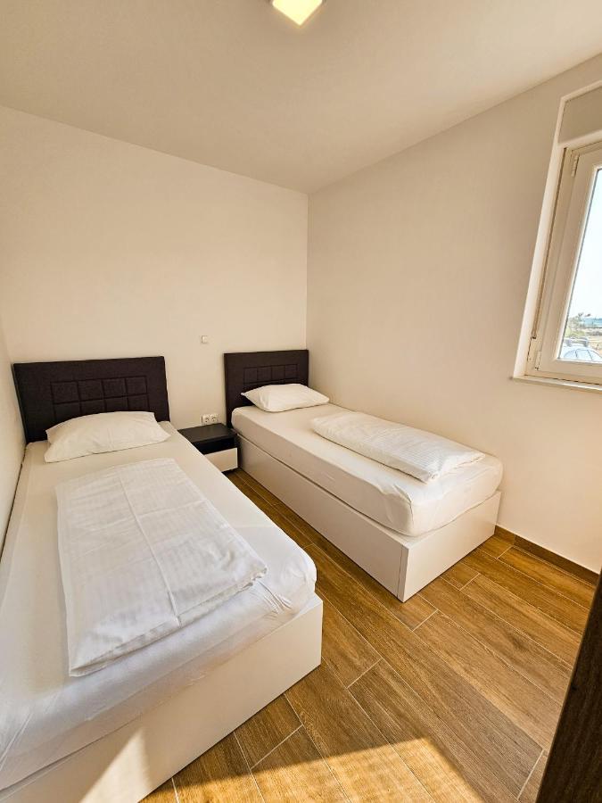 Apartmani Adria Нин Екстериор снимка